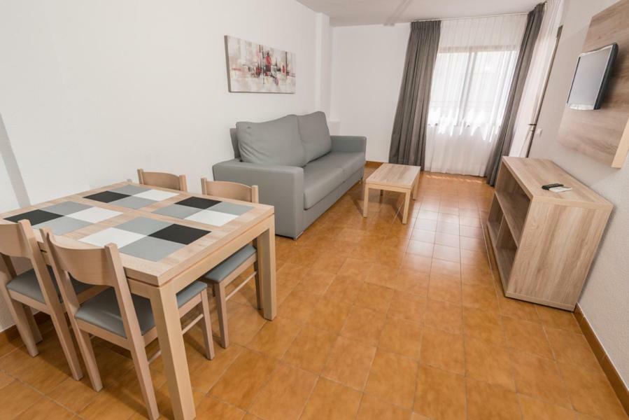 Apartments Niko 산타 에우랄리아 데 리오 외부 사진