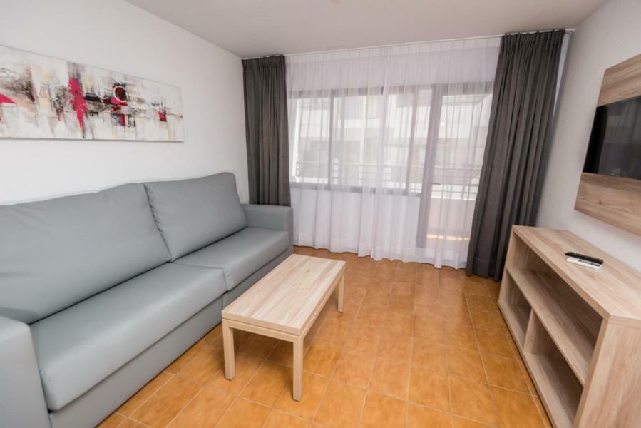 Apartments Niko 산타 에우랄리아 데 리오 외부 사진